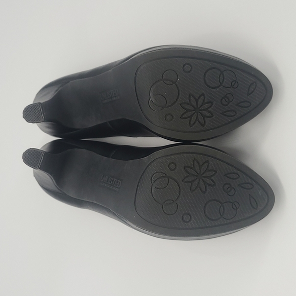 Unlisted by Kenneth Cole Black Heels - Picture 7 of 12